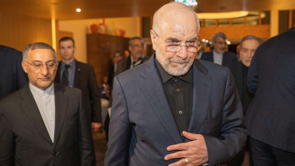 Strait of Hormuz Crisis Deepens as Iran and the U.S. Head to Talks