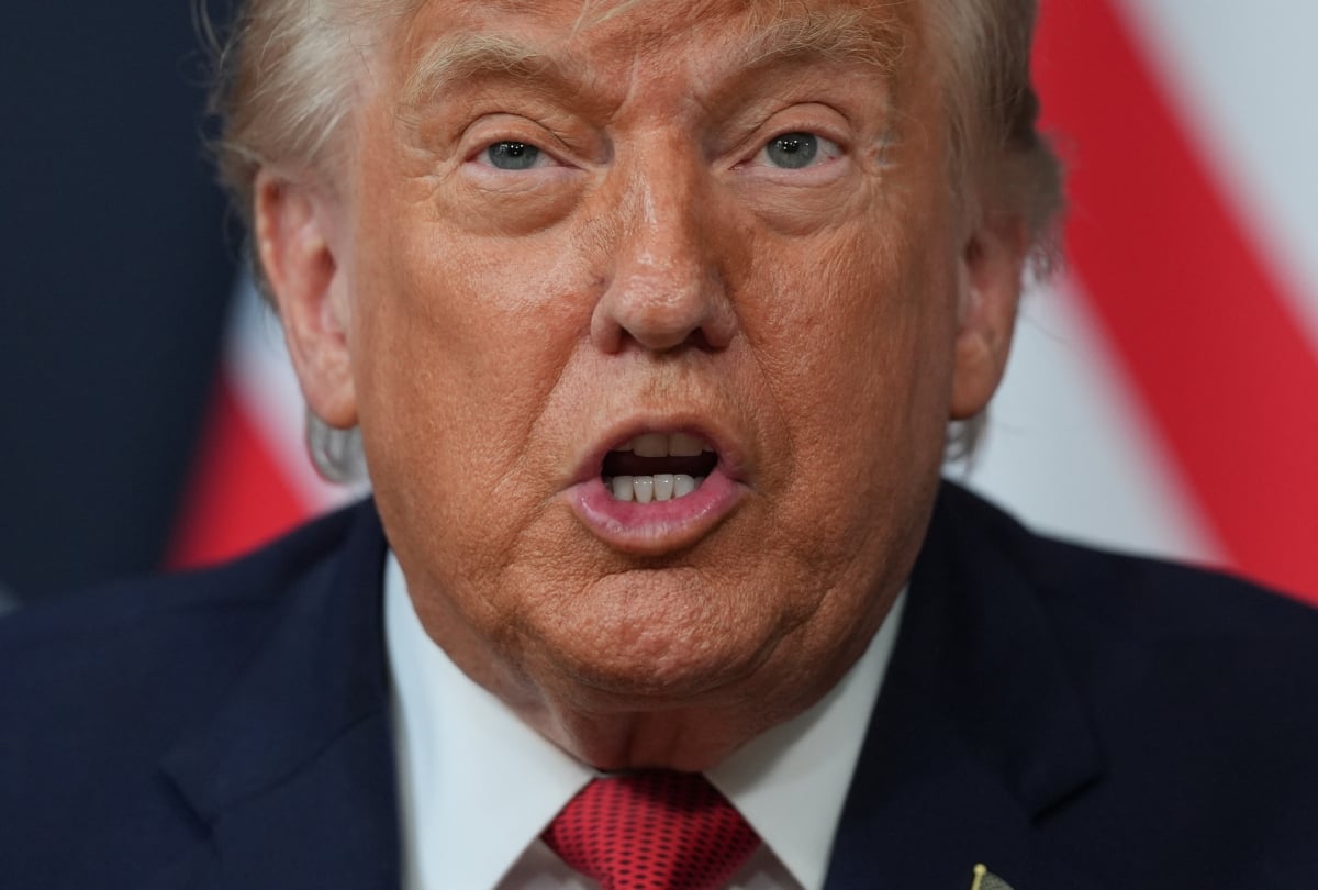 Trump Warns Iran: “We’ll Start Dropping Bombs Again”
