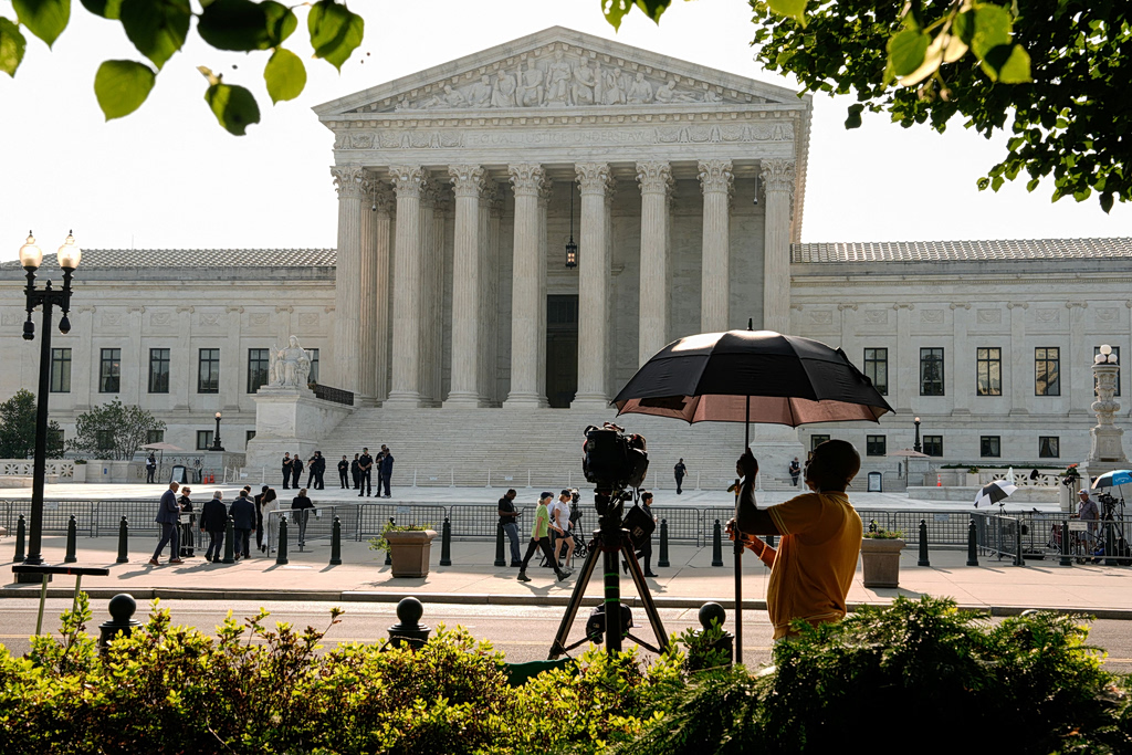 Supreme Court Delivers Major Blow to Trump’s Immigration Agenda