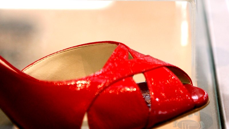 Betts Shoes Collapses, Closes Half Its Stores